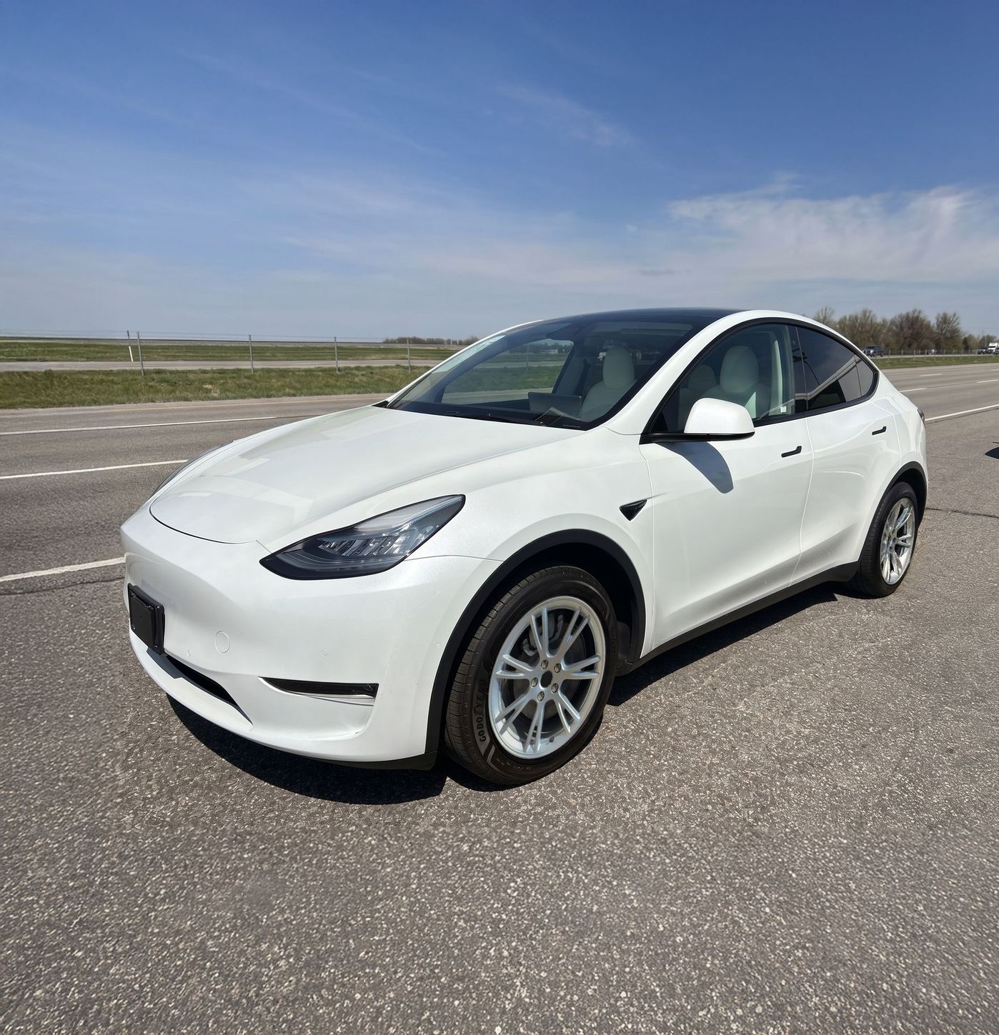 Tesla Y (2020-2025) MC6359BLK WC120-19BLK Before
