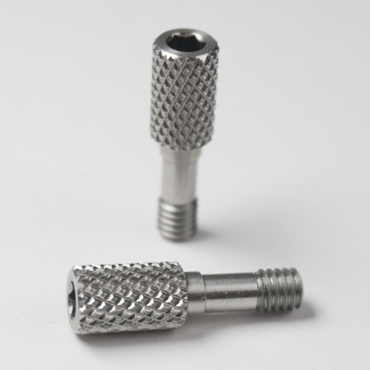 AMI 9-500 thumb screw N60c