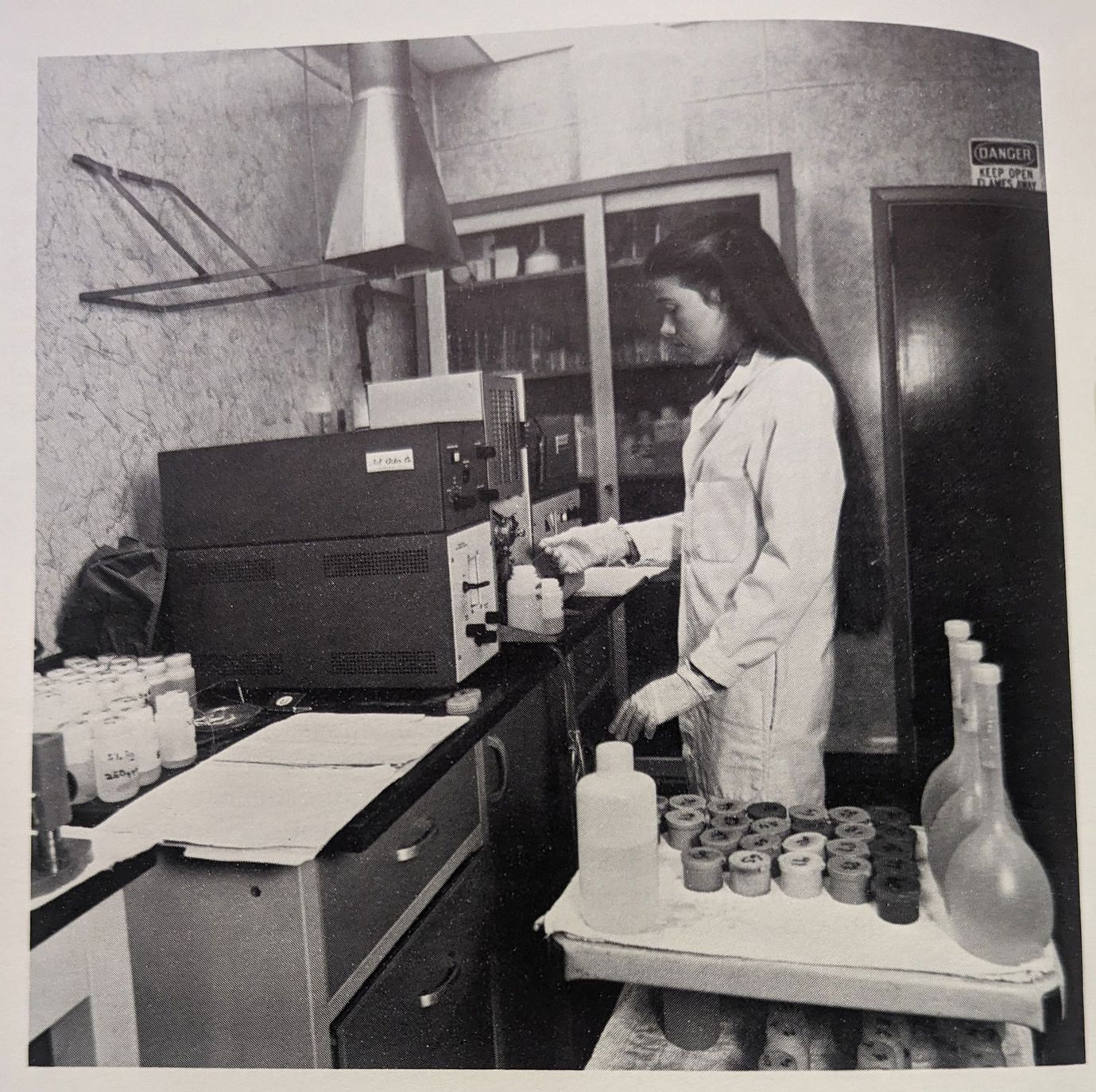 Fig-4 1-Modern-analytical-laboratory