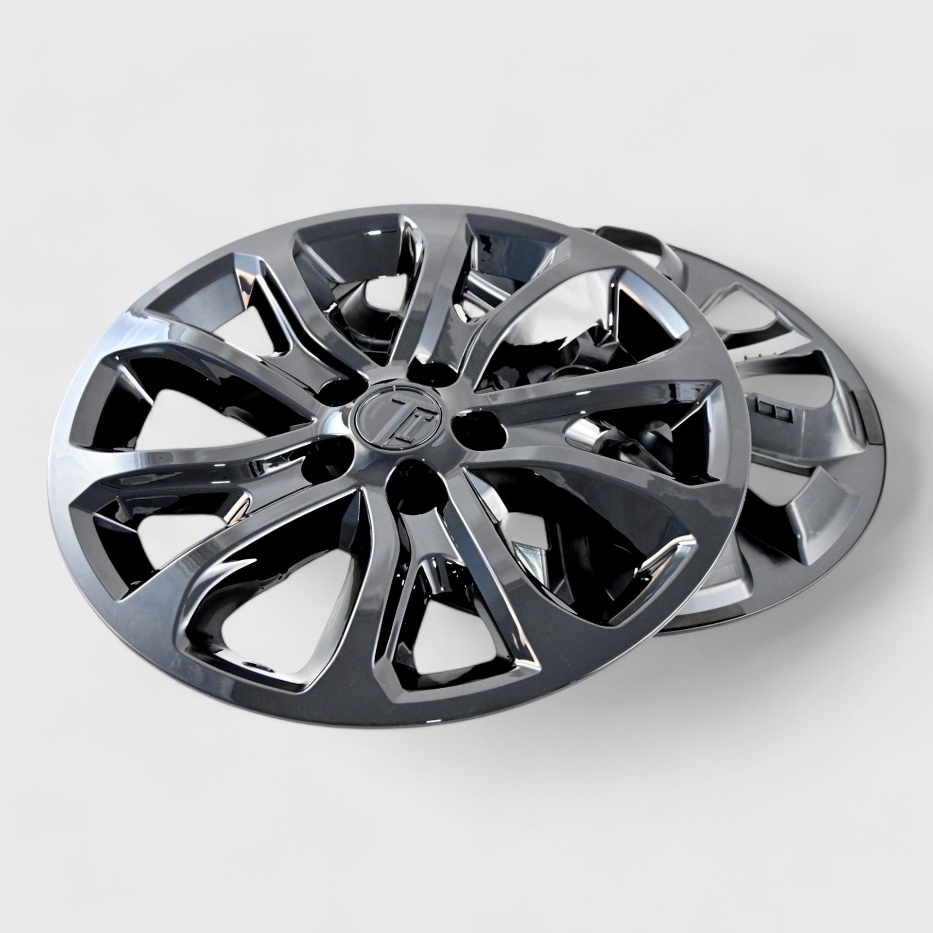 18-21 Chevrolet Equinox 8 Piece Gloss Black Snap-on Wheel Skin Set